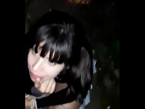 ❤️ 거리에서 사탕과 교환으로 부어오른 페니스 ️ 홈메이드 포르노 우리 ko.xxxpornolive.ru